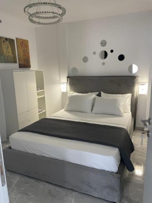 Flowery Penthouse In City Centre Of テッサロニキ エクステリア 写真